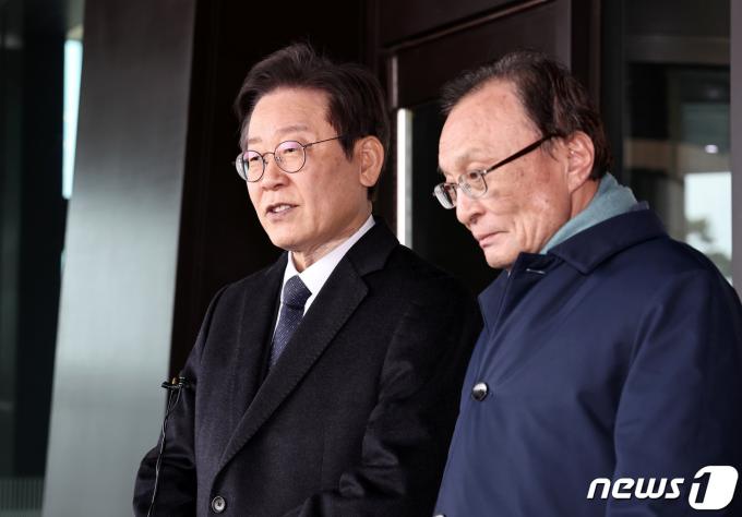[사진] 회동 마친 이재명·이해찬