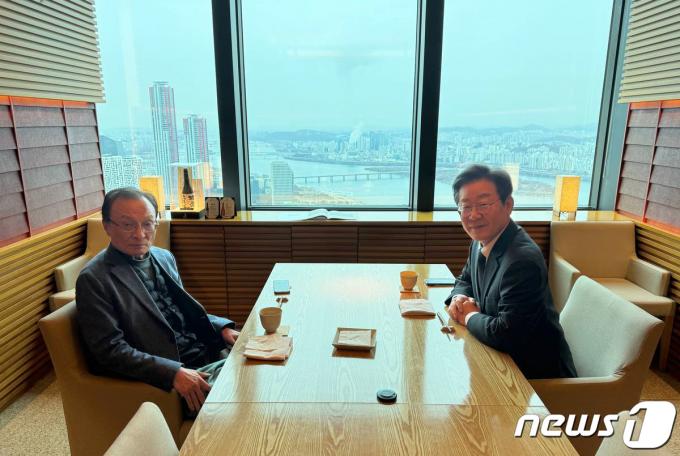 [사진] 이재명, 이해찬 전 대표와 오찬회동