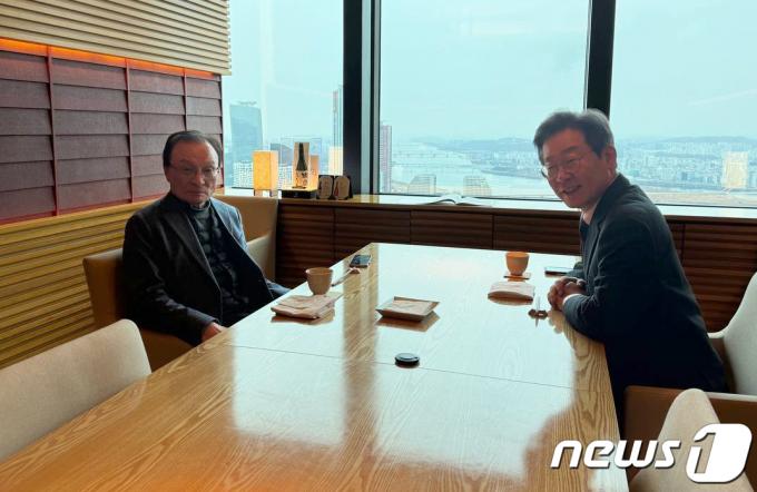 [사진] 오찬회동하는 이재명·이해찬