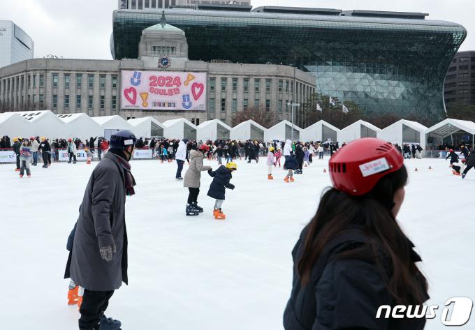 [사진] 평년보다 높은 기온 보인 주말…내일은 강추위