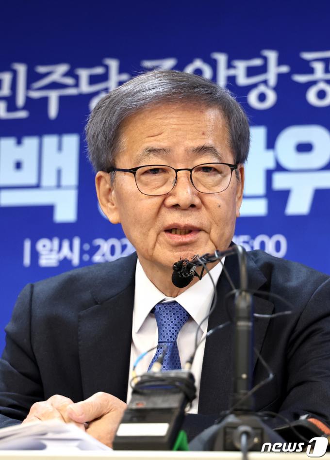 [사진] 모두발언하는 임혁백 공관위원장