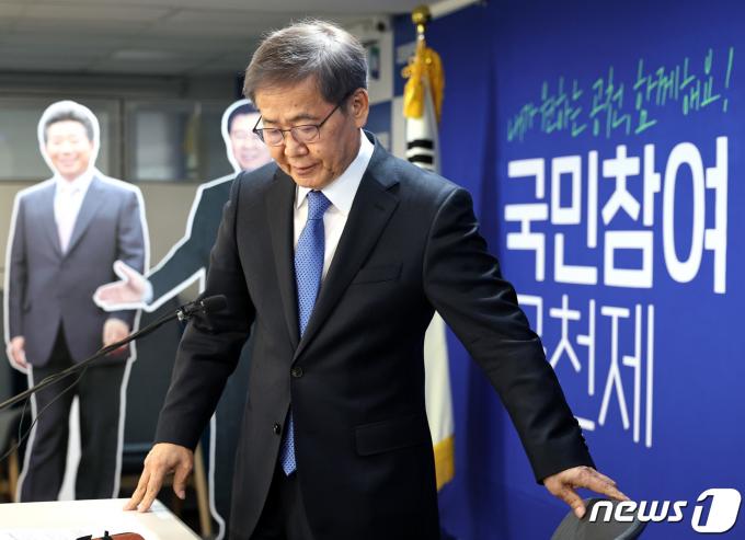 [사진] 기자간담회 참석하는 임혁백 공관위원장