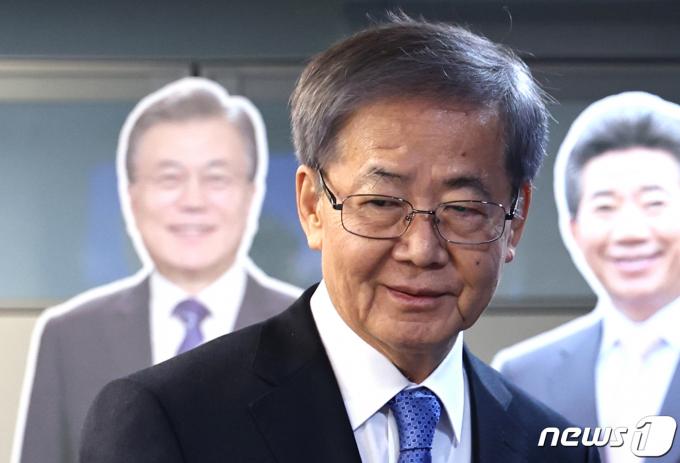 [사진] 간담회 참석하는 임혁백 공관위원장