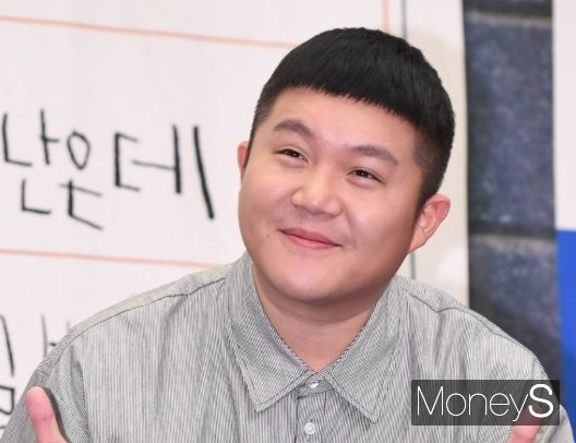 코미디언 조세호가 결혼을 전제로 열애 중이다. 사진은 지난 2019년 3월 서울 마포구 상암동 스탠포드호텔에서 열린 tvN 예능 '미쓰코리아' 제작발표회에 참석한 코미디언 조세호. /사진=임한별 기자