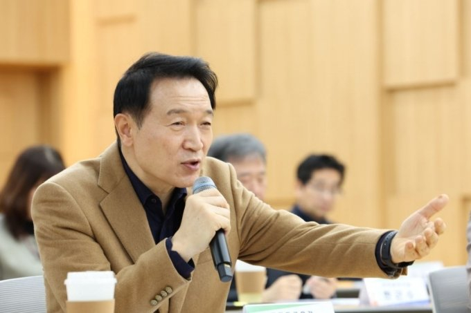 임태희 셩기도교육감이 22일 경기교총과 교섭?협의 합의서 조인식에서 교권 신장을 위한 의지를 밝혔다. / 사진제공=경기도교육청