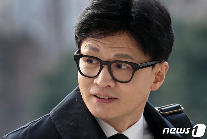 한동훈 국민의힘 비상대책위원장이 22일 오전 서울 여의도 국회로 출근하고 있다. 2024.1.22/뉴스1 ⓒ News1 구윤성 기자