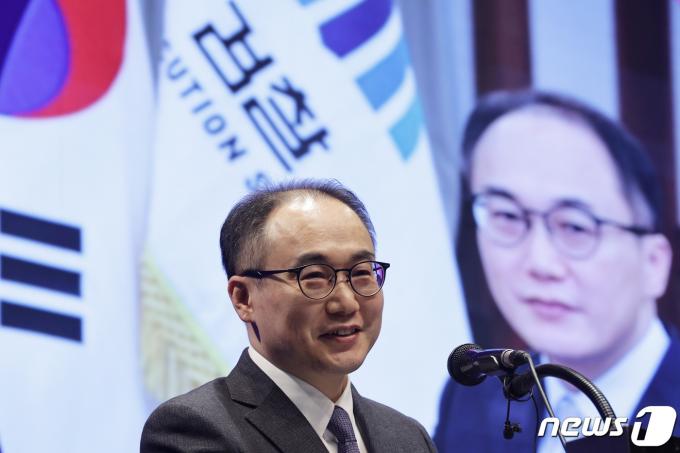 [사진] 축서하는 이원석 검찰총장