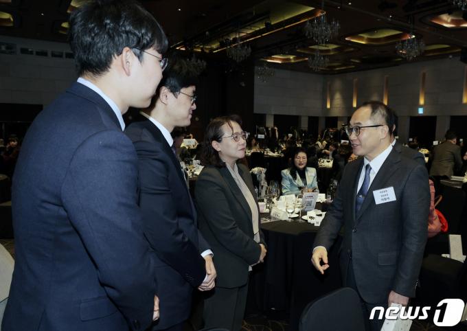 [사진] 대전지검 여성아동범죄조사부 격려하는 이원석 검찰총장
