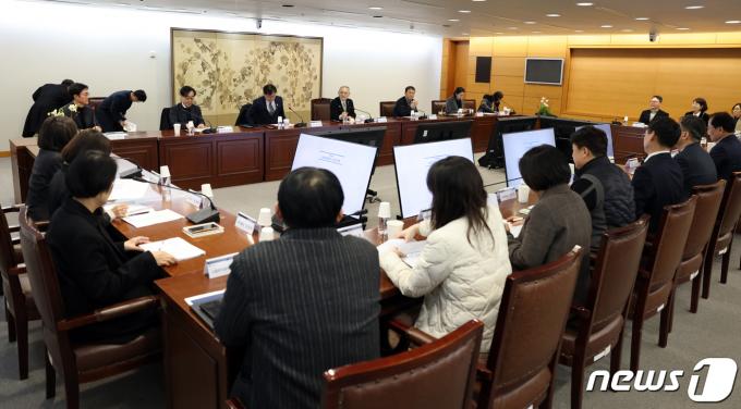 [사진] 국립중앙박물관 업무보고 받는 유인촌 장관