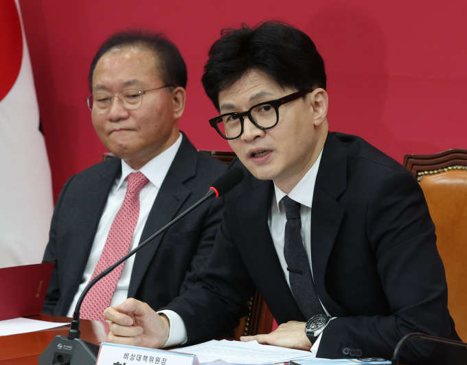 당일 일정을 취소한 한동훈 국민의힘 비상대책위원장이 지난 22일 화재 사고를 겪은 충남 서천군 서천읍 서천특화시장을 찾을 예정이다. 사진은 한 비대위원장이 지난 22일 서울 여의도 국회에서 열린 비상대책위원회의에서 발언하는 모습. /사진=뉴스1