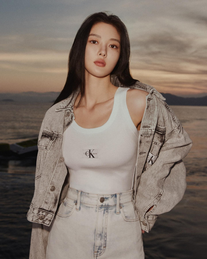 사진=김유정 인스타그램/ 캘빈클라인