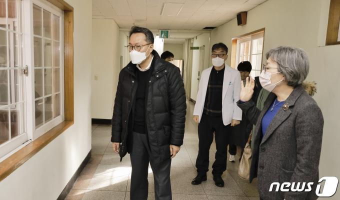 [사진] 국립소록도병원 찾은 복지부 2차관