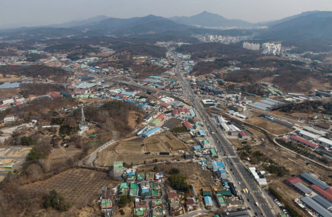 지난해 연간 전국 지가는 0.82% 상승했다. 수도권은 3.03%에서 1.08%, 지방은 2.24%→'0.40%로 모두 2022년 대비 낮은 수준을 보였다. /사진=뉴스1