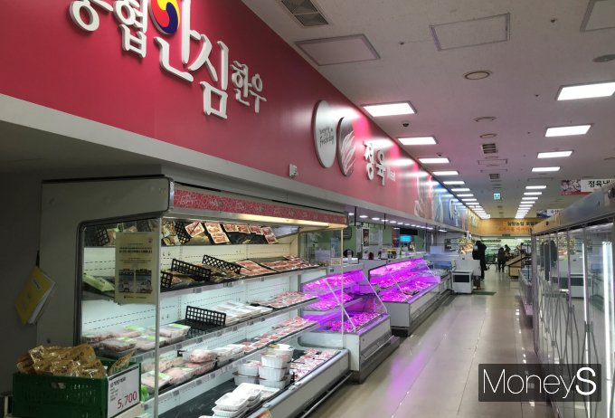 전남도는 설을 맞아 한우 가격 안정 및 소비 촉진을 위해 한우 할인행사를 오는 2월 14일까지 마련했다/사진=전남도 제공.