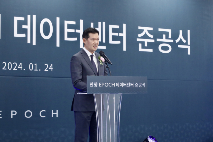 GS건설이 ‘에포크 안양 센터’를 준공하며 열 번째 데이터센터 준공 실적을 달성했다. 사진은 24일 열린 준공식에 참석했던 허윤홍 GS건설 대표. /사진=GS건설