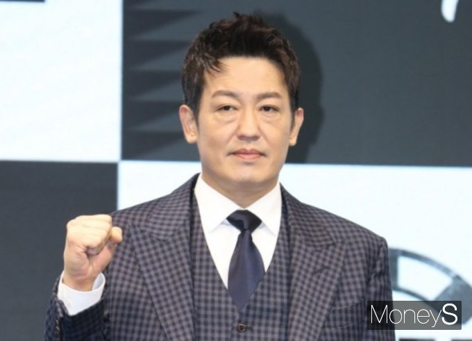 배우 허성태가 전속계약효력정지 가처분 신청을 냈다가 취하했다. 사진은 지난 2022년 12월 서울 종로구 JW 메리어트 동대문 스퀘어 서울에서 열린 디즈니플러스 '카지노'(감독 강윤성) 제작발표회에 참석한 배우 허성태. /사진=장동규 기자