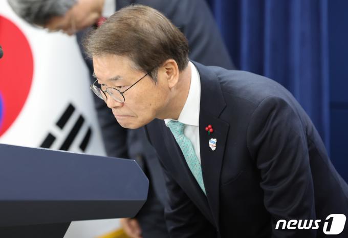 [사진] 이정식 고용부 장관 
