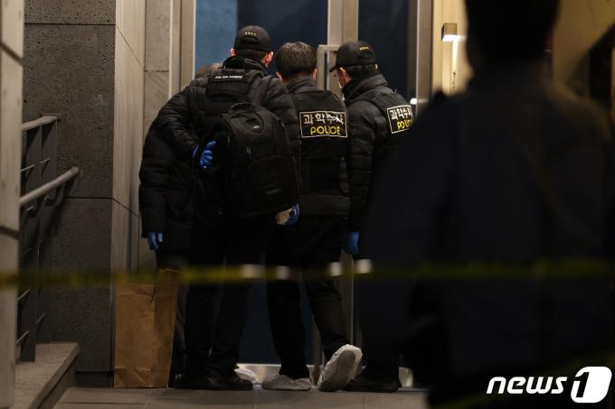 [사진] 배현진 의원, 괴한에 피습…머리 둔기에 맞아 병원에 이송