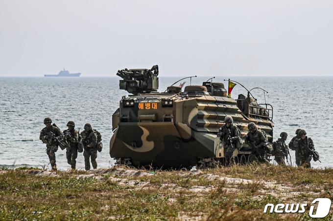 해병대가 태국 남부 핫야오 해안 일대에서 2023년 코브라골드 해외 연합훈련을 하고 있다. (해병대사령부 제공) 2023.3.3/뉴스1
