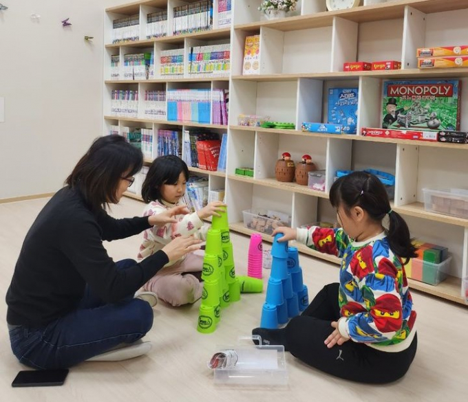 경기도가 도민들의 자녀 양육부담을 덜어주기 위해 올해 '아이돌봄서비스 본인부담금 지원사업'을 새롭게 지원한다. 사진은 용인시 돌봄서비스 모습. / 사진=머니S DB