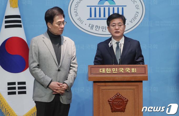 [사진] 미래대연합·새로운미래 공동창당 합의사항 발표 기자회견