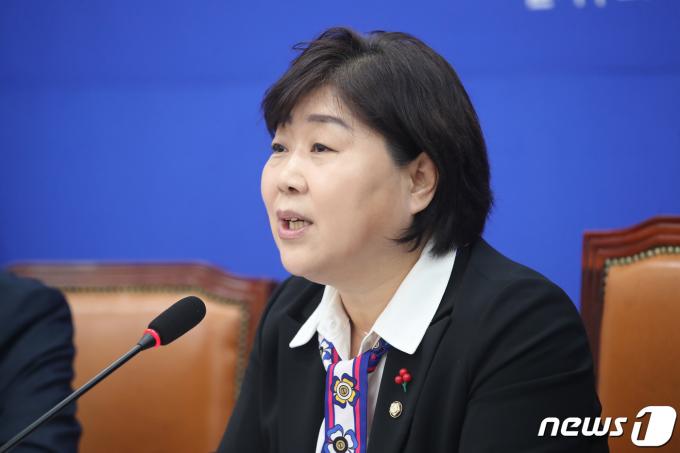 [사진] 발언하는 서영교 위원장