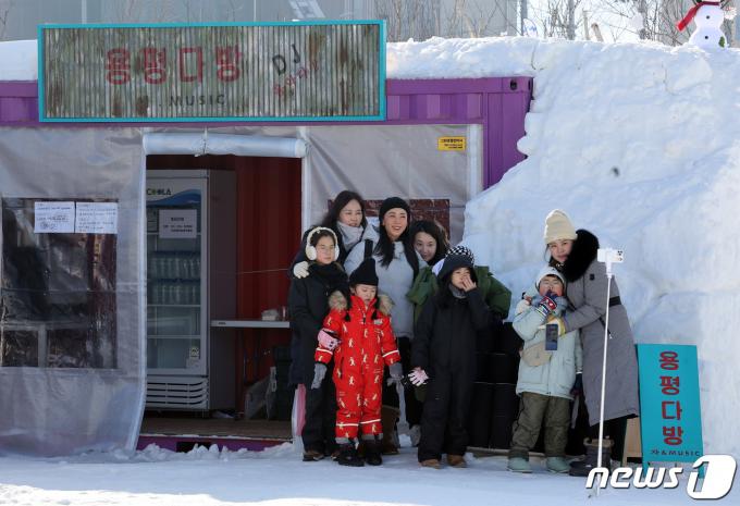 [사진] '다방에서 추억 남겨요'