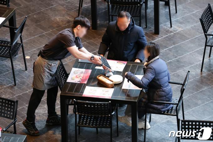 [사진] 직원 5명이상 식당도  ‘중대재해처벌법’ 적용