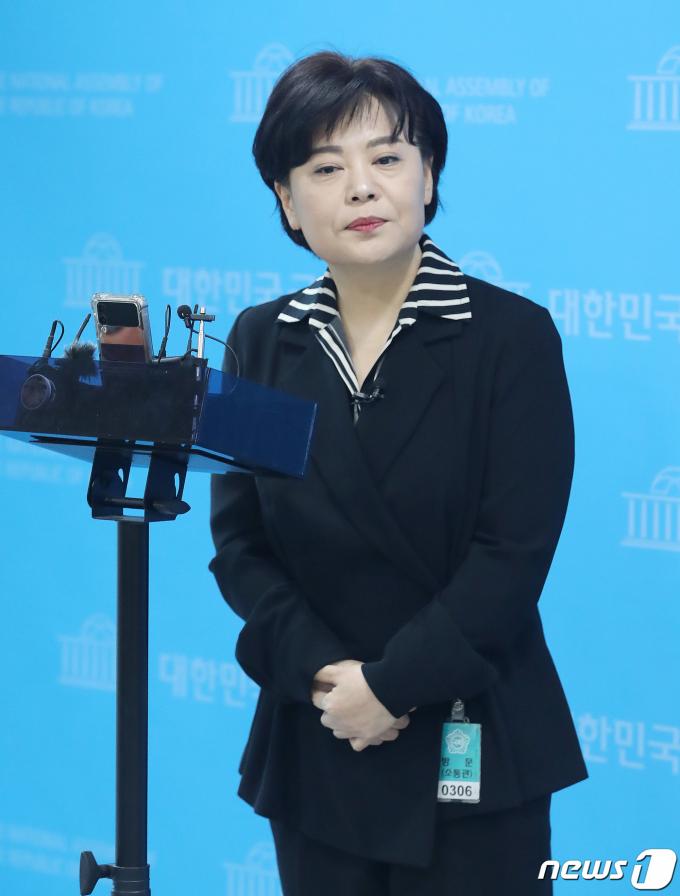 [사진] 윤희숙 전 의원 '제22대 총선 출마합니다'