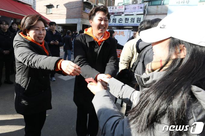 [사진] 골목길 정책 홍보 나선 이준석·양향자