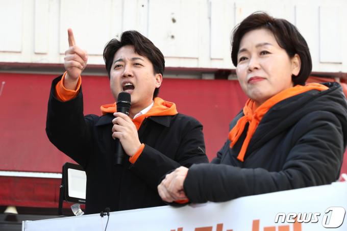 [사진] 이준석·양향자, 망원시장 찾아 정책 홍보