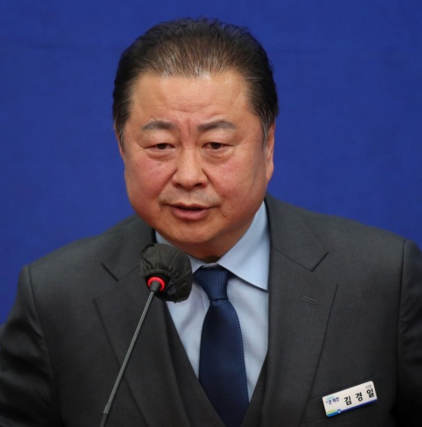 파주시 소속 공무원 A씨가 민원인이 휘두른 흉기(쇠망치)에 둔부를 가격당한 사건과 관련해 김경일 파주시장이 29일 담화문을 발표하고 공직자를 대상으로 한 민원인의 폭언과 폭행, 갑질 행위 등에 대해 엄정 대처할 것을 천명했다. / 사진제공=파주시