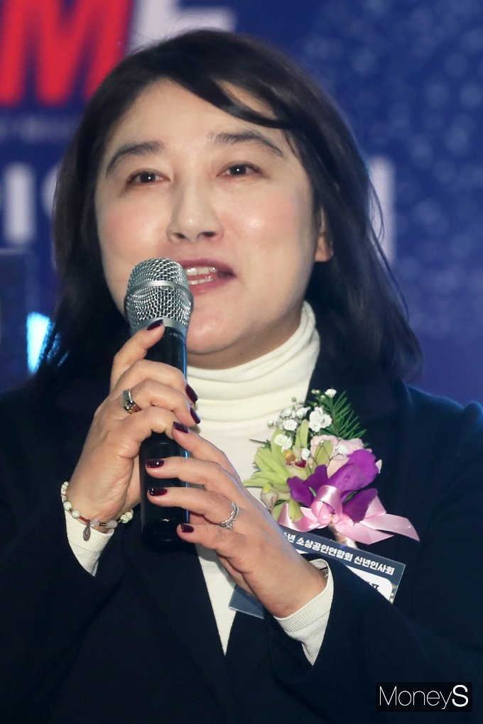 [머니S포토] 신년 덕담 전하는 채선주 네이버 대외·ESG정책 대표