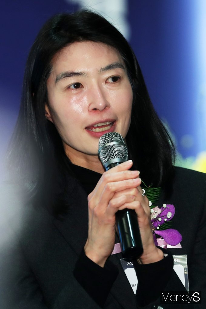[머니S포토] 소공연 신년회, 덕담 전하는 정신아 카카오 대표(내정자)