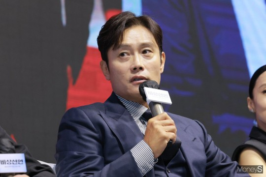 배우 이병헌(53)의 미국 저택에 강도가 침입하는 사건이 발생했다. 사진은 지난 2022년 6월 서울 소공동 웨스틴조선 서울에서 열린 영화 '비상선언'(감독 한재림) 제작보고회에 참석한 배우 이병헌. /사진=장동규 기자