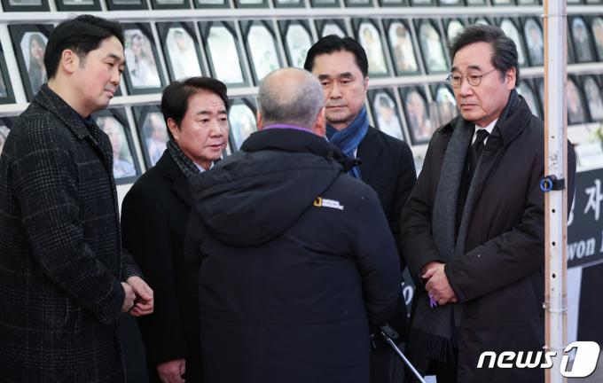 [사진] 이태원참사 유가족 만난 이낙연 위원장