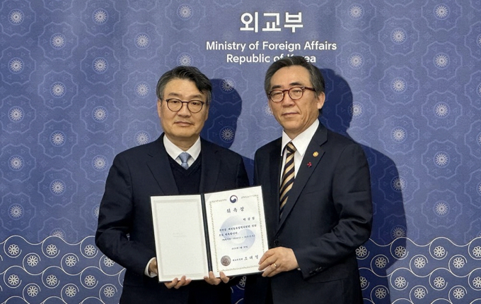 박상철 호남대 총장(사진 왼쪽) 외교부 '재외동포정책위원' 위촉/사진=호남대