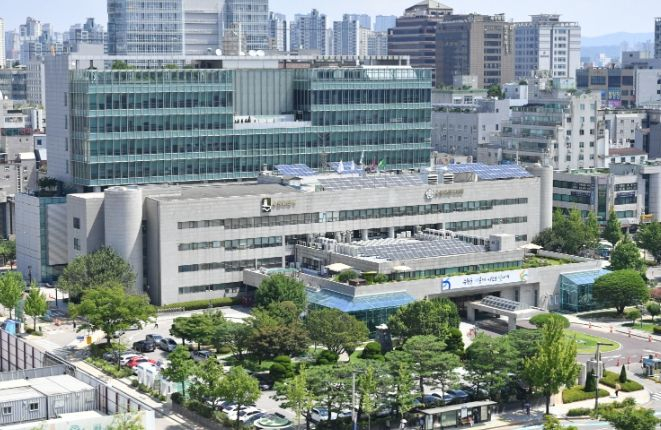 수원특례시청사 전경. / 사진제공=수원특례시