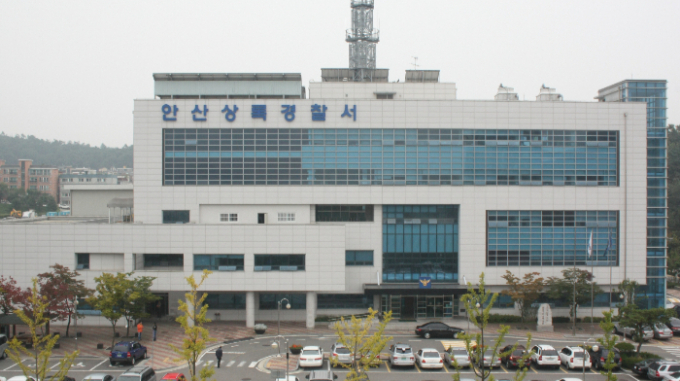 남편의 수술비를 마련하지 못한 60대가 금은방에서 수백만원 상당 목걸이를 훔쳐 달아나 경찰에 잡혔다. 사진은 안산시에 위치한 안산상록경찰서의 모습. /사진=뉴스1