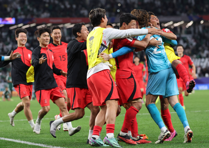 2023 2023 아시아축구연맹(AFC) 아시안컵 16강 일정이 모두 종료됐다. 사진은 지난달 30일(현지시각) 카타르 알라이얀 에듀케이션 시티 스타디움에서 열린 사우디아라비아와의 16강전에서 승부차기 끝에 승리한 한국이 환호하는 모습. /사진=뉴시스 