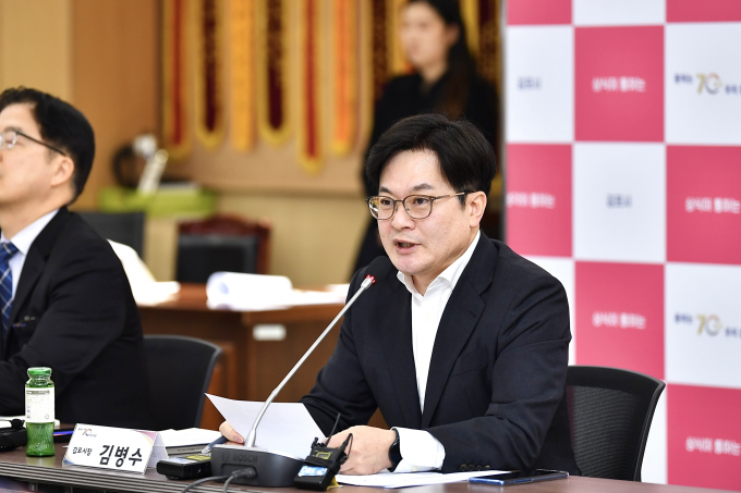 1,2,3,4 김포시가 2월 1일 2024년 신년 언론 시정설명회를 개최하고 2024년 시정 방향에 대해 밝혔다. / 사진제공=김포시