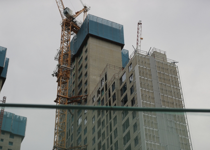 국토부가 GS건설·동부건설·대보건설 등 지난해 4월 발생한 인천 검단 아파트 지하주차장 붕괴 사고 시공사업단에게 영업정지 8개월의 행정처분을 부과했다./사진=뉴시스