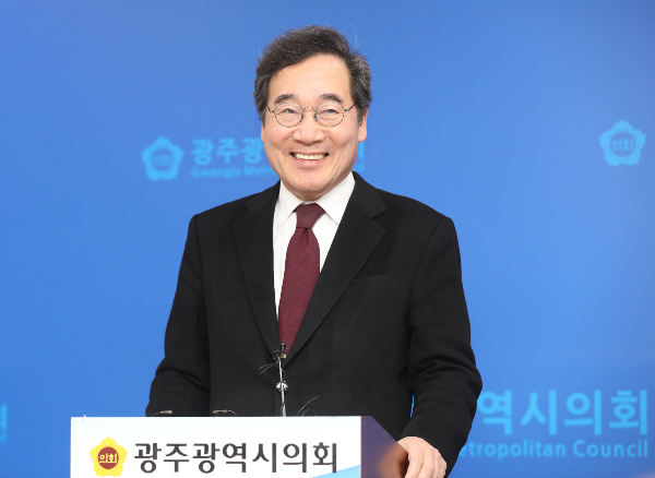 오는 4일 이낙연 새로운미래 인재위원장이 출마 여부를 밝히기로 했다. 사진은 지난달 24일 광주시의회 브리핑룸에서 기자회견을 열고 입장을 밝히는 이 위원장. /사진=뉴스1