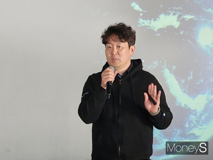 이내형 유니버설로봇코리아 대표가 새해 계획을 발표하고 있다. /사진=박찬규 기자