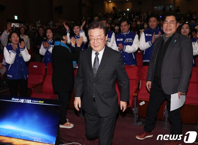 [사진] 이재명 대표, 더불어민주당 콘서트 '사람과 미래' 출정식