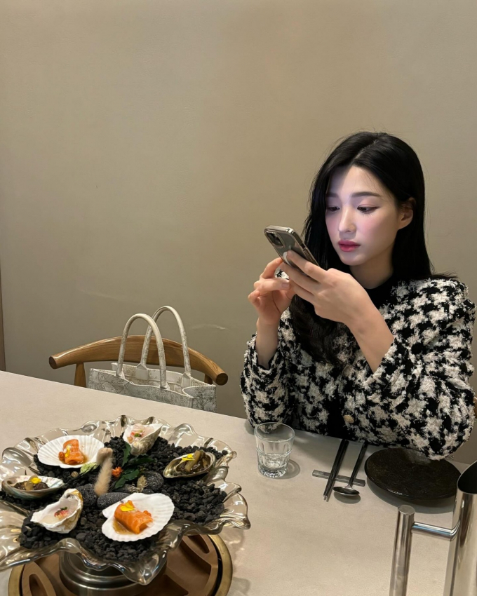 사진=율희 인스타그램