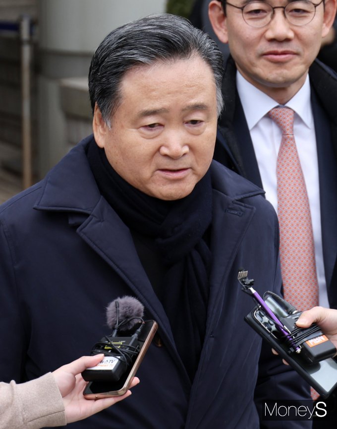 [머니S포토]'주식 저가 양도' 무죄, SPC 허영인 