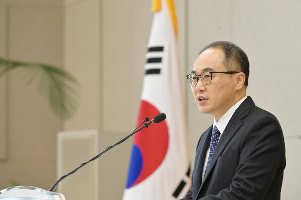 이원석 검찰총장이 일선 검사들에게 선거 범죄에 엄정 대응할 것을 지시했다. 2일 오전 서울 서초동 대검찰청에서 열린 '2024년 상반기 검사 전출신고'에서 발언하는 이 총장. /사진=뉴스1(대검찰청)