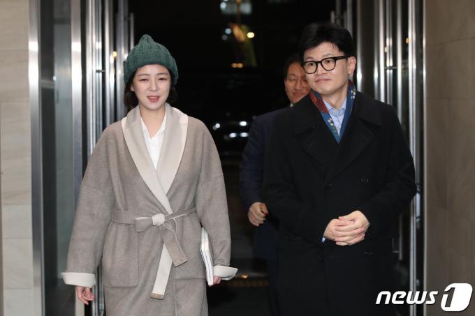 [사진] 설날맞이 희망콘서트 참석하는 한동훈·배현진