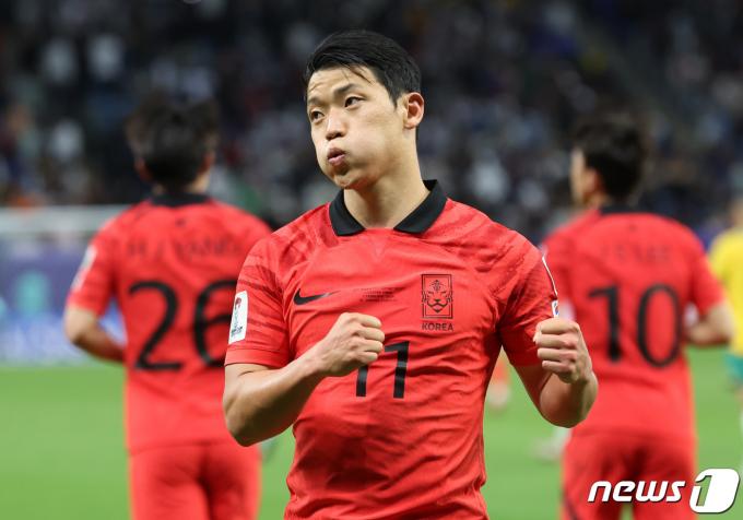대한민국 황희찬이 2일(현지시간) 카타르 알와크라 알자누브 스타디움에서 열린 2023 아시아축구연맹(AFC) 카타르 아시안컵 8강전 호주와 대한민국의 경기에서 페널티킥으로 동점을 만든 후 세리머니를 하고 있다. 2024.2.3/뉴스1 ⓒ News1 김성진 기자